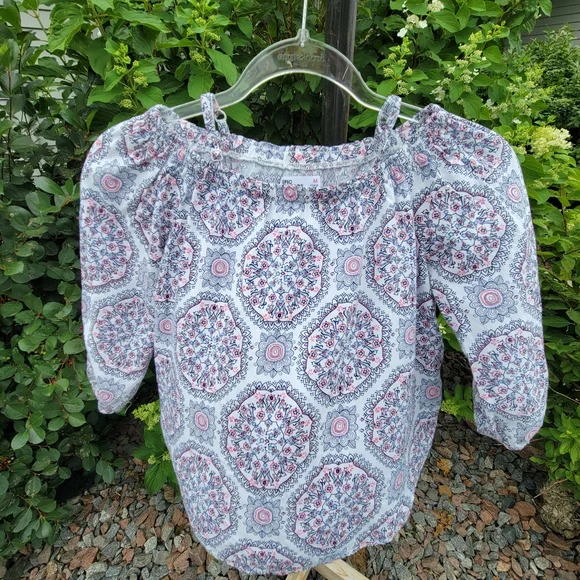 Epic Threads cold shoulder blue pink floral pattern smocked top Medium - Picture 9 of 9